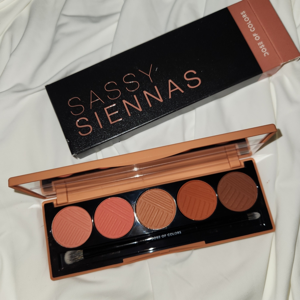 NWT Dose of Colors Sassy Siennas Eyeshadow Palette